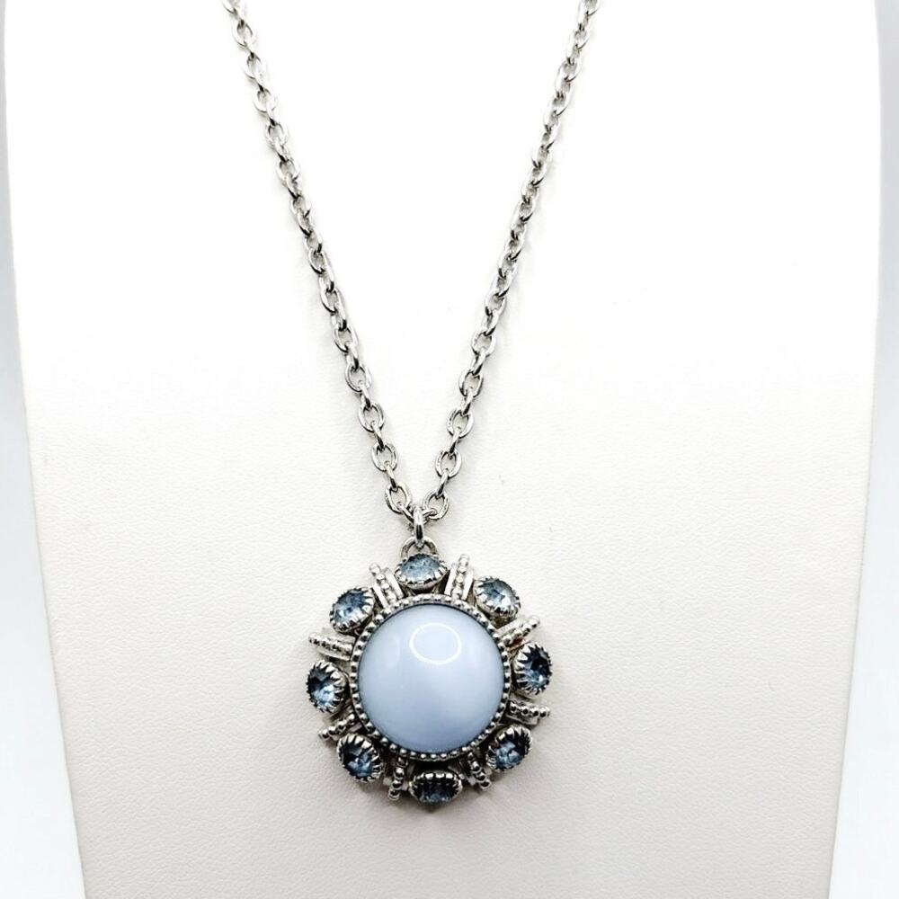 Avon Blue Magic Moon 24” Necklace Glass Cabochon